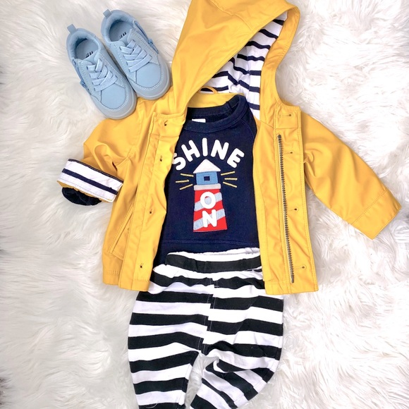 gap yellow raincoat